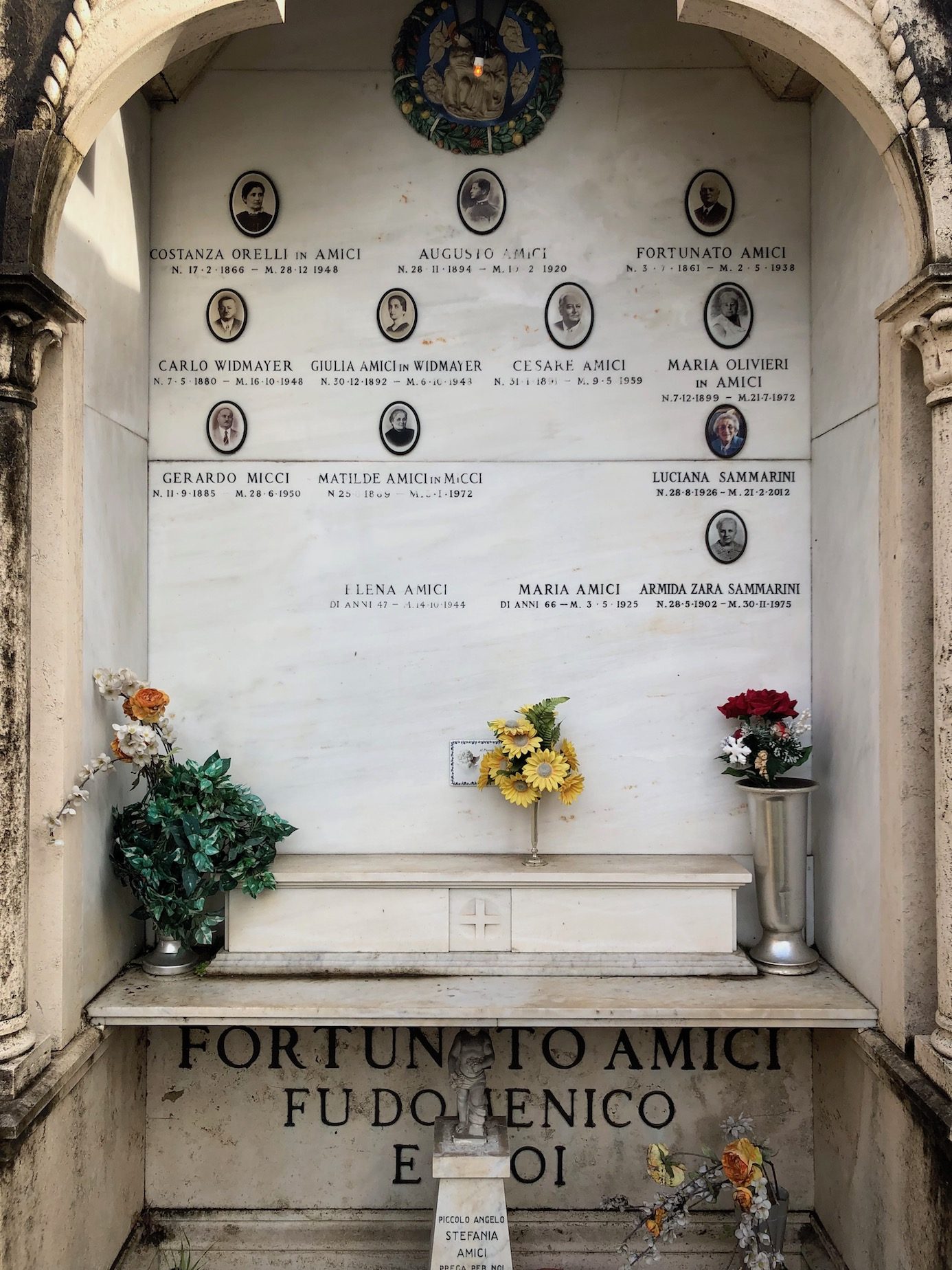 Andrea Amici's family tomb, Rome (5).jpg